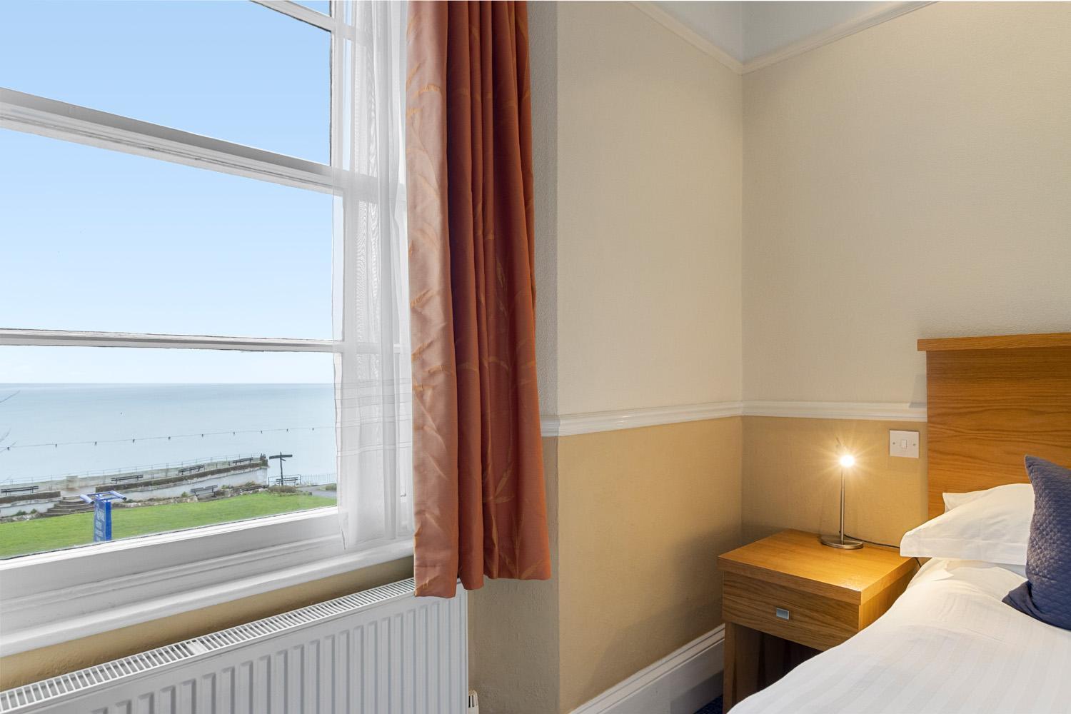 Отель Babbacombe Royal And Carvery 2*